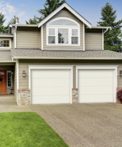 GARAGE-188-ACCESSPRO-Puerta de Garage de Alta Calidad / Linea Central / Color Blanco 18X8 pies,  AISLADA, Estilo Americana.